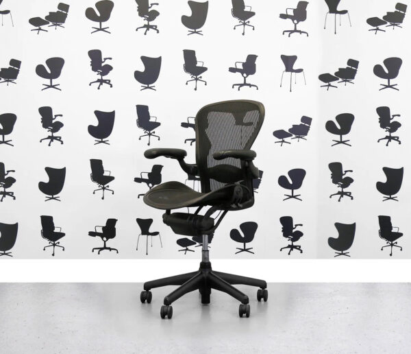 Herman Miller Aeron -Refurbished - Size B - Classic Version - Black - With Lumbar Support - Corporate Spec 1