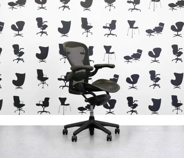 Herman Miller Aeron -Refurbished - Size B - Classic Version - Black - With Lumbar Support - Corporate Spec 5