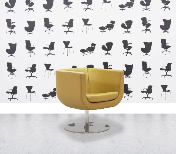 Refurbished B&B Italia Tulip Sixtysix - Mustard Yellow leather - Corporate Spec 1