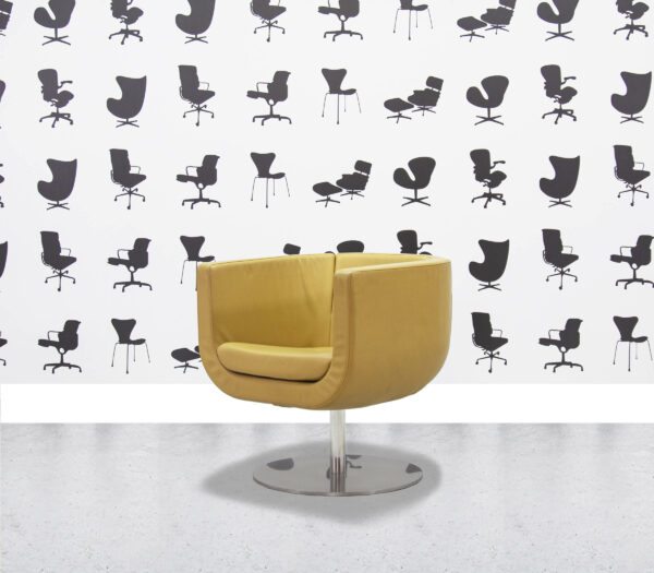 Refurbished B&B Italia Tulip Sixtysix - Mustard Yellow leather - Corporate Spec 3