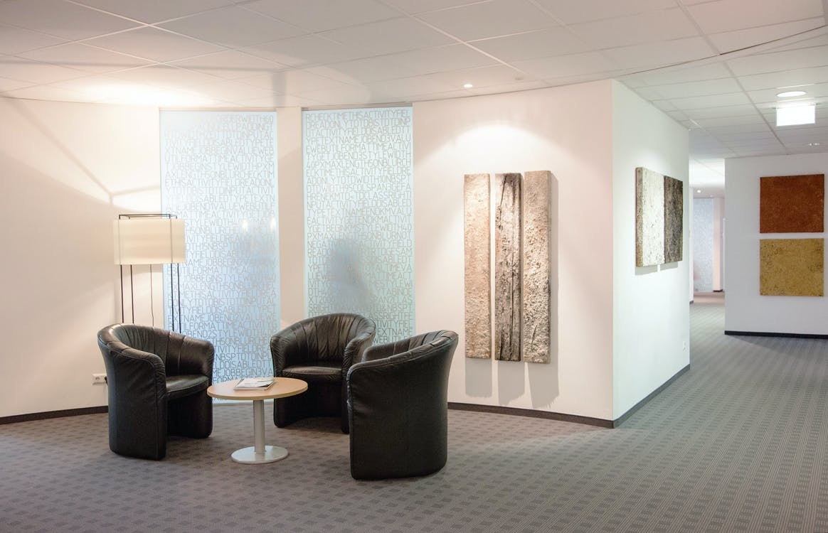 refurbished-cheap-chairs-visitors-lounge