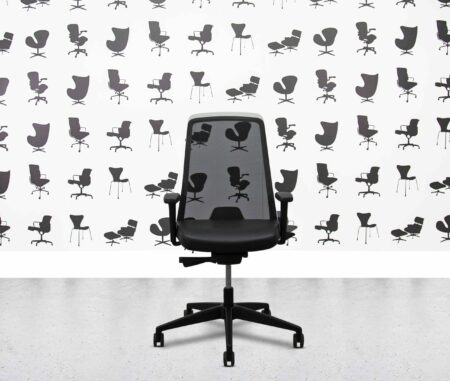 refurbished interstuhl everyis1 ev251 2d white frame black leather seat