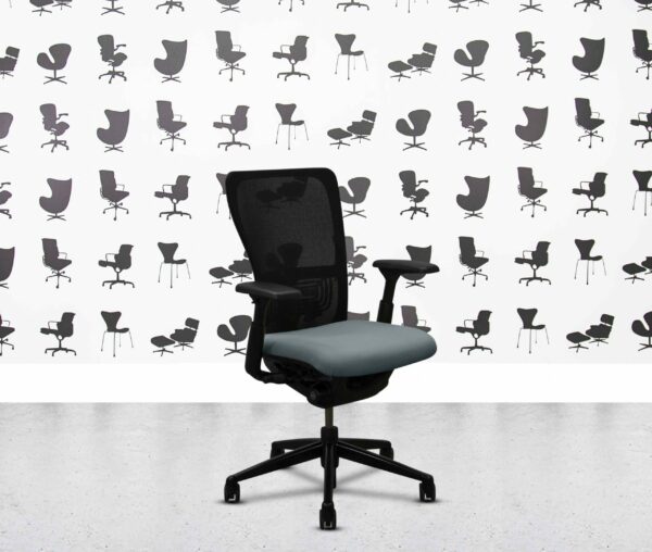 refurbished haworth zody desk chair black frame 2d arms costa (copy)