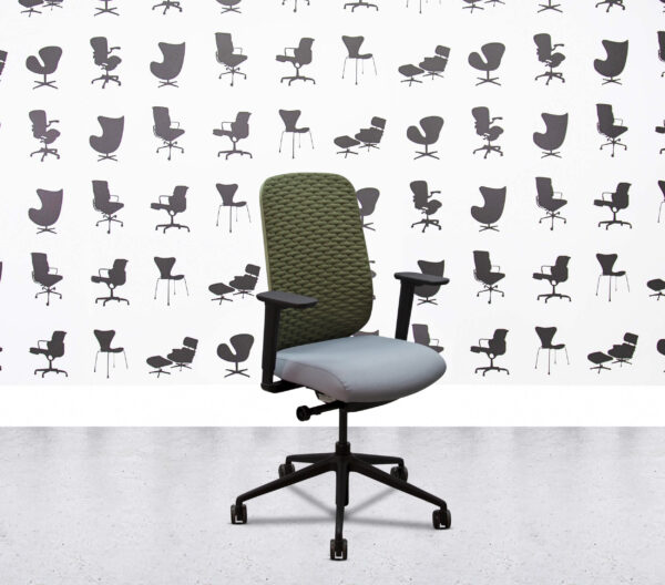 Refurbished Boss Design - Sia Task Chair - Green Cloud Mesh - Baby Blue Seat3