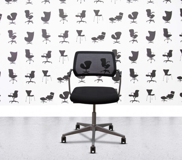 Refurbished Steelcase QiVi - Painted Frame - Black Fabric