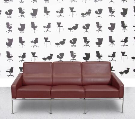 Refurbished Fritz Hansen 3303 Sofa - Berry Red Leather