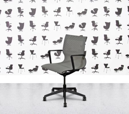 Refurbished Verco Flux Medium Back - Black Frame - Grey Mesh