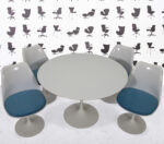Refurbished Knoll Saarinen Round Dining Set - Aegean Blue