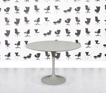 Refurbished Knoll Saarinen Round Dining Table