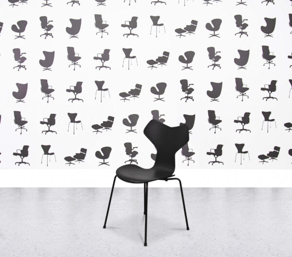 Refurbished Fritz Hansen Grand Prix 3130 Stacking Chair - Black