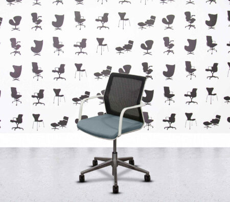Refurbished Orangebox Workday - Chrome Base - White Frame - Paseo
